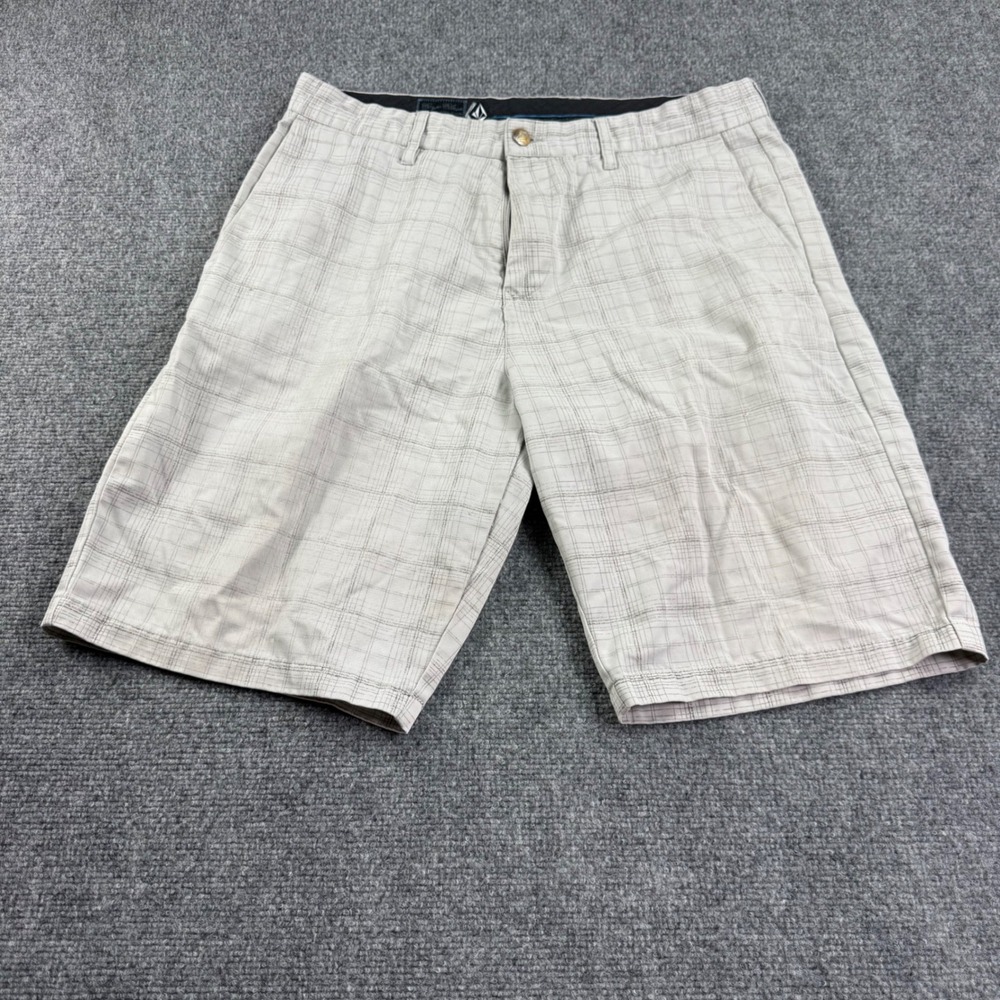 Volcom Corpo Class Shorts 34 Beige Plaid Chino Casual Mens